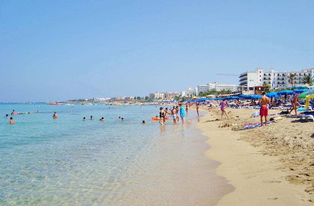 Flisvos Beach Apartments Protaras Eksteriør billede