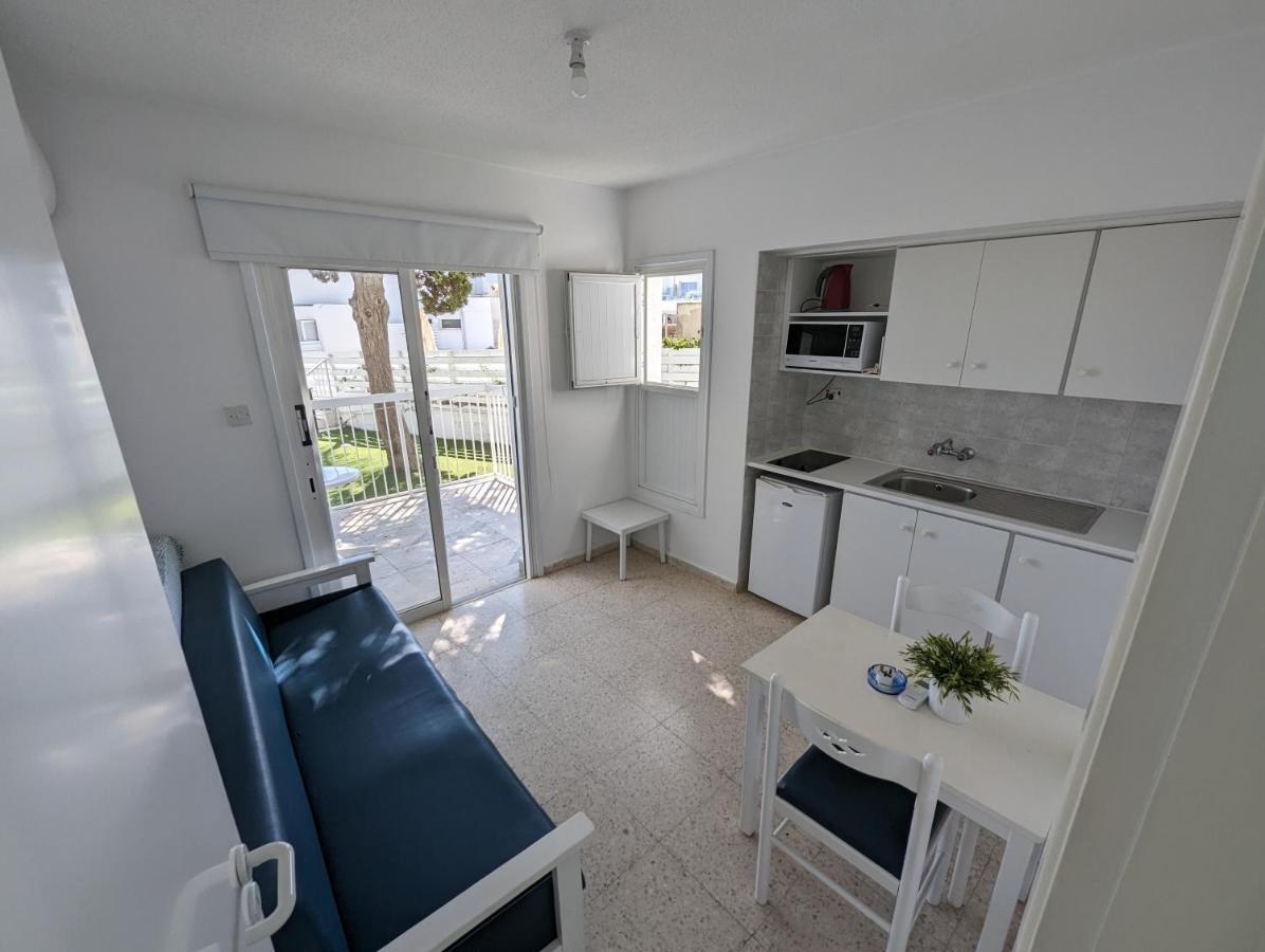 Flisvos Beach Apartments Protaras Eksteriør billede